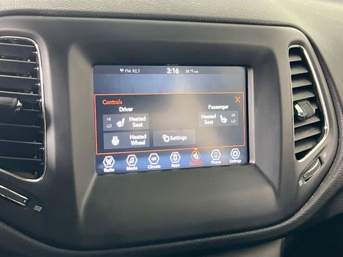 Used 2020 Jeep Compass Latitude w/ Cold Weather Group image 19