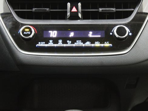 Used 2022 Toyota Corolla LE image 23