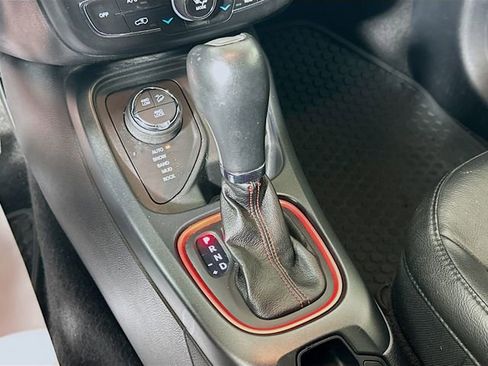 Used 2018 Jeep Compass Trailhawk w/ Navigation Group image 18