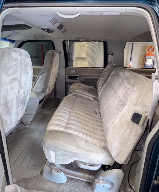 Used 1993 Chevrolet Suburban 4WD image 11