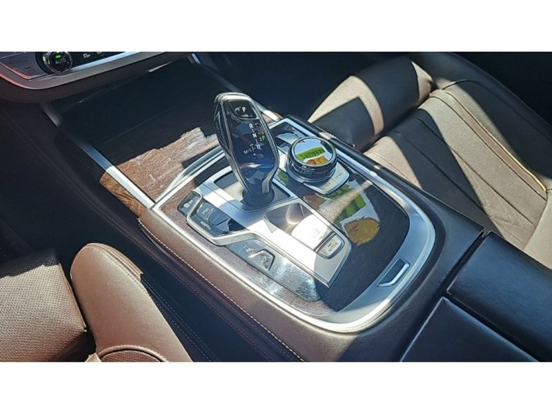 Used 2017 BMW 740i RWD image 21