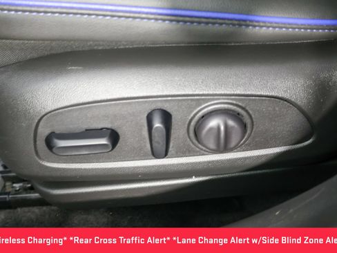 Used 2024 Buick Envista Sport Touring w/ Convenience I Package FWD image 9