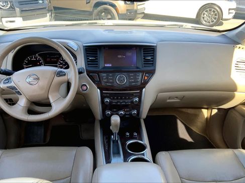 Used 2015 Nissan Pathfinder Platinum w/ Family Entertainment Package image 14