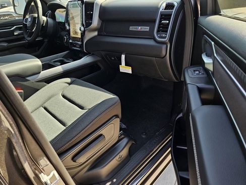 New 2026 RAM 1500 4x4 Crew Cab image 8