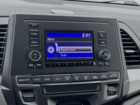 Used 2020 Honda Odyssey LX image 9