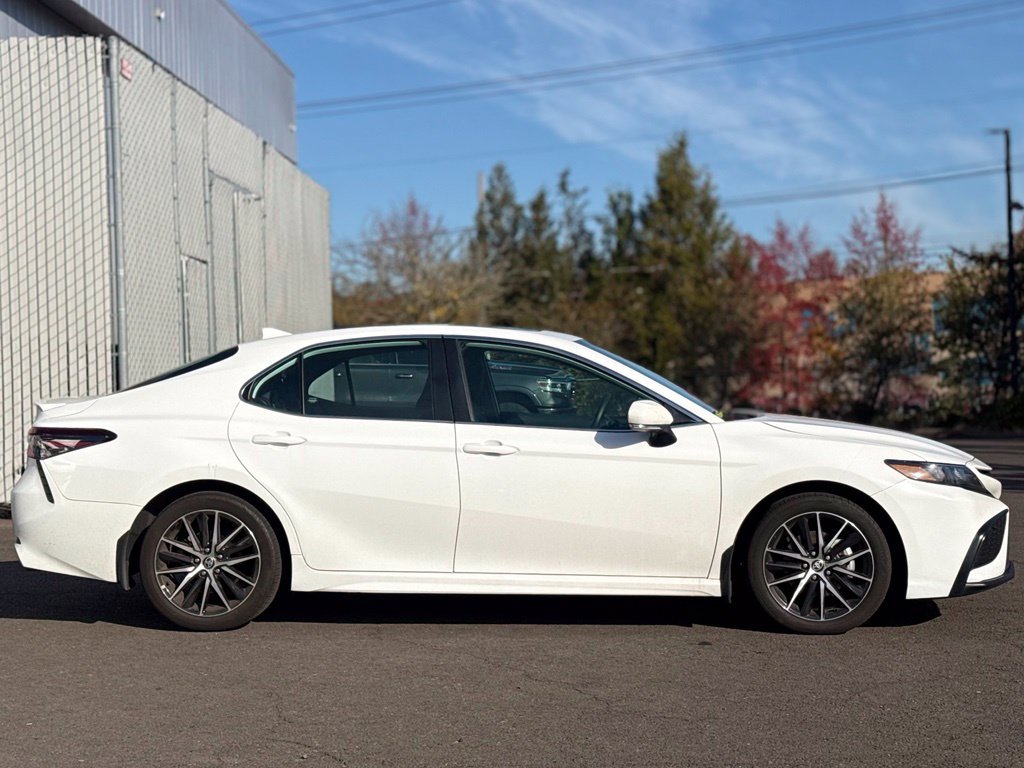 Used 2024 Toyota Camry SE w/ Convenience Package FWD image 6