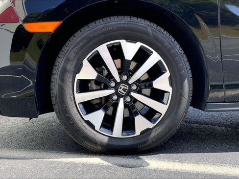 Used 2025 Honda Odyssey EX-L image 9