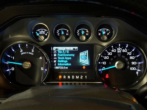 Used 2015 Ford F250 Lariat w/ Lariat Interior Package image 58