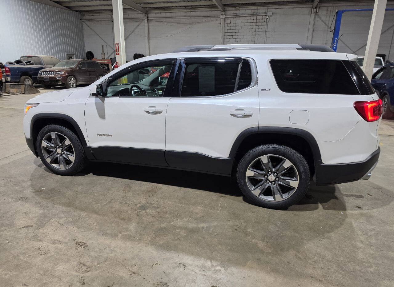 Used 2017 GMC Acadia SLT w/ LPO, Floor Liner Package AWD/4WD image 6