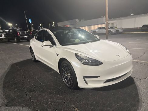 Used 2019 Tesla Model 3 image 2