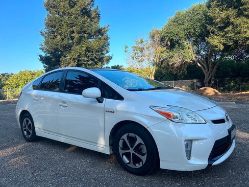 Used 2013 Toyota Prius Four w/ Deluxe Solar Roof Pkg FWD image 11