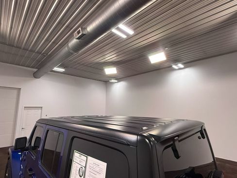 Used 2018 Jeep Wrangler Unlimited Sahara AWD/4WD image 43