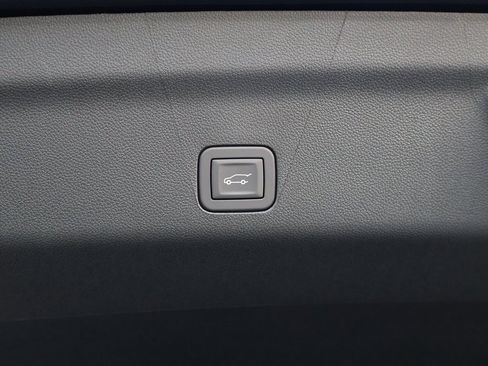 New 2025 Chevrolet Suburban High Country image 37