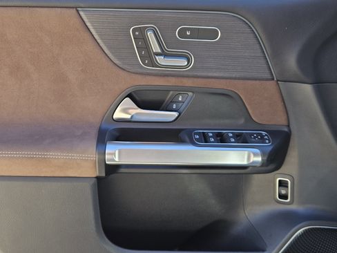 Certified 2024 Mercedes-Benz GLB 250 image 24