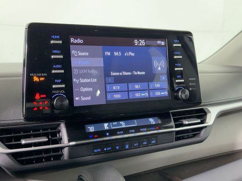 Used 2024 Toyota Sienna LE image 21