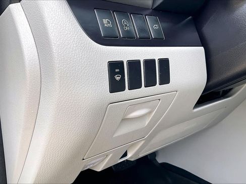 Used 2018 Toyota Highlander XLE FWD image 30
