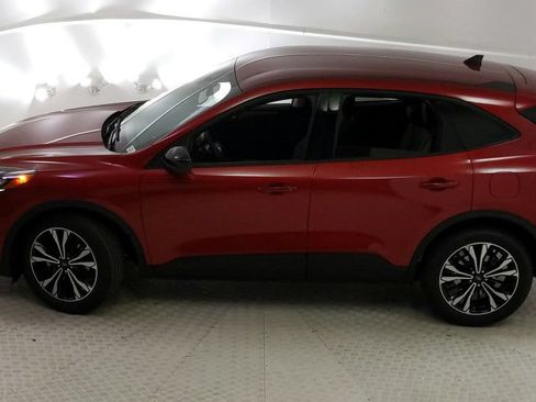 Used 2021 Ford Escape SE w/ SE Sport Appearance Package FWD image 18