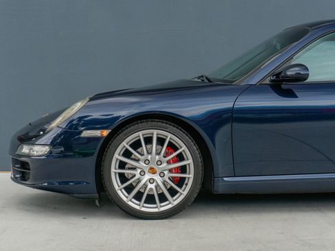 Used 2005 Porsche 911 Carrera RWD image 15