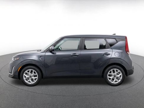 Used 2025 Kia Soul LX w/ LX Technology Package FWD image 4