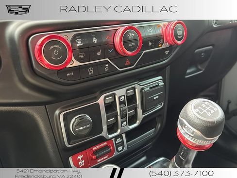 Used 2021 Jeep Wrangler Unlimited Rubicon w/ Cold Weather Group AWD/4WD image 10