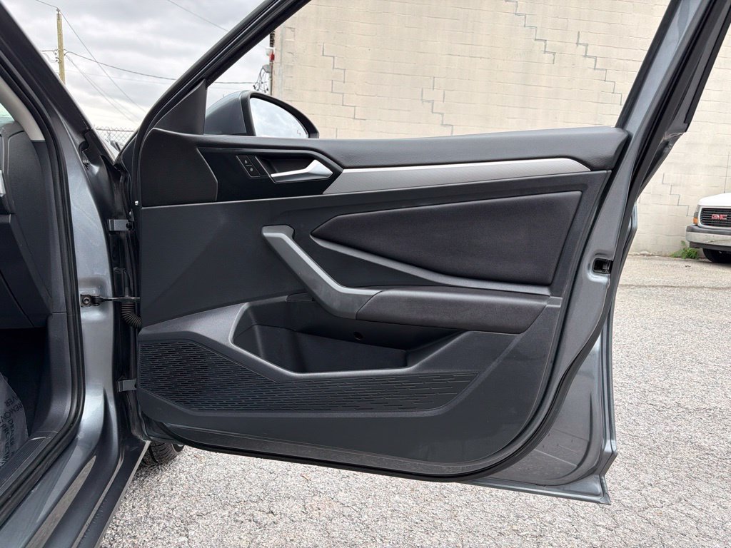 Used 2019 Volkswagen Jetta SE FWD image 16