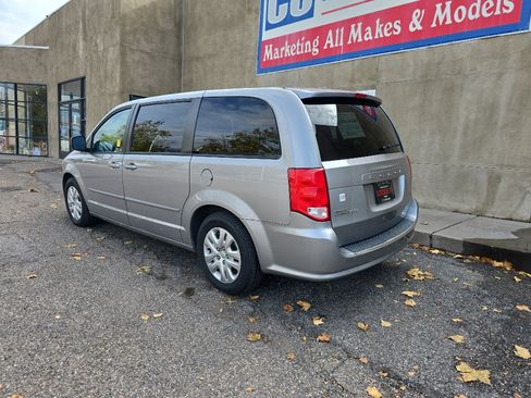 Used 2017 Dodge Grand Caravan SE w/ Power Window Group image 5