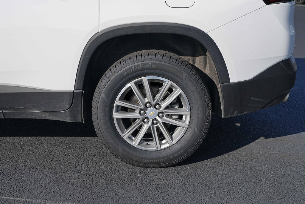 Used 2023 Chevrolet Traverse LT w/ LPO, Floor Liner Package AWD/4WD image 14
