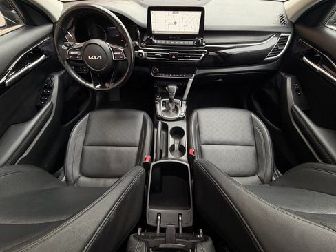Used 2022 Kia Seltos EX image 28