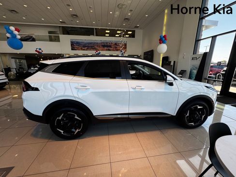 New 2026 Kia Sportage EX image 3