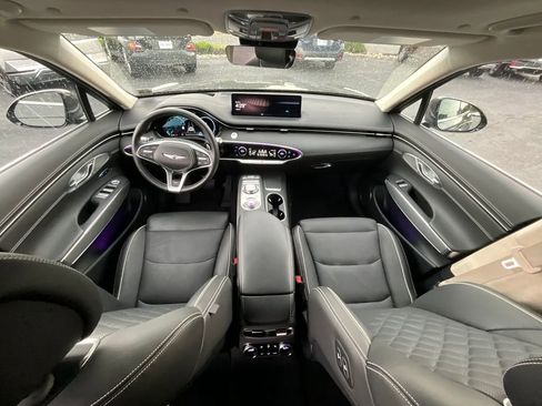 Used 2025 Genesis Electrified GV70 Advanced w/ Prestige Package image 18