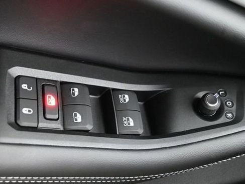 New 2025 Jeep Grand Cherokee Limited image 24