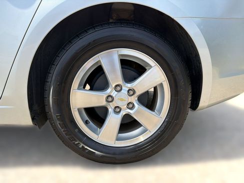 Used 2011 Chevrolet Cruze LT FWD image 12