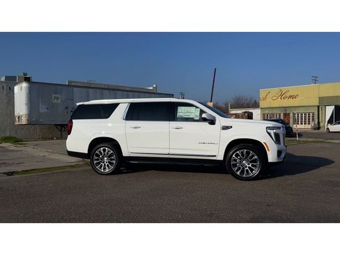 New 2026 GMC Yukon XL Denali w/ LPO, Floor Liner Package image 4