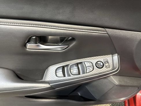 Used 2024 Nissan Sentra SV FWD image 15