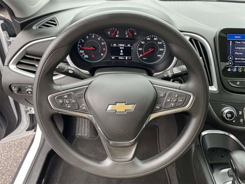 Used 2024 Chevrolet Malibu LT image 19