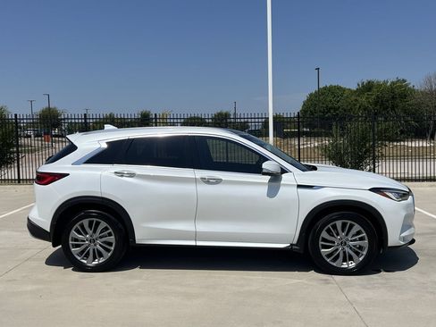 Used 2023 INFINITI QX50 Luxe FWD image 3