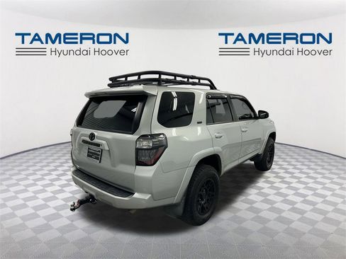 Used 2018 Toyota 4Runner SR5 Premium image 5