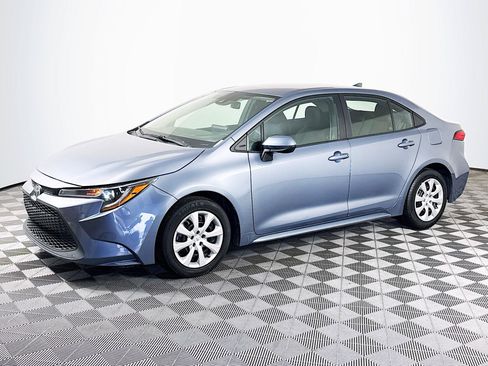 Used 2022 Toyota Corolla LE FWD image 4