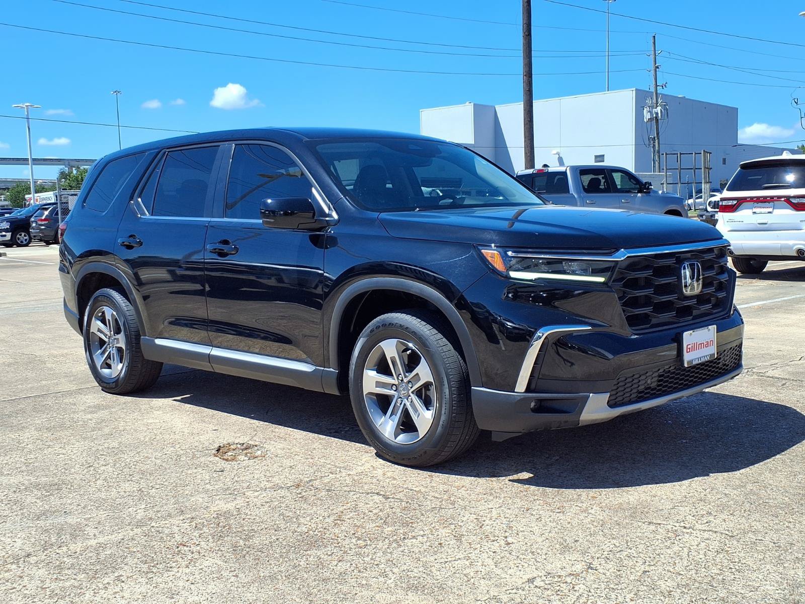 Used 2025 Honda Pilot EX-L image 2