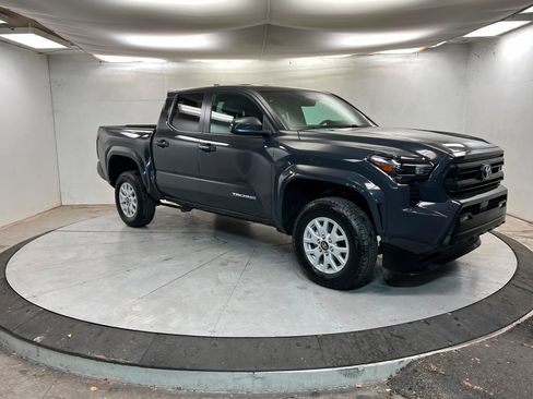 Used 2024 Toyota Tacoma SR5 image 9