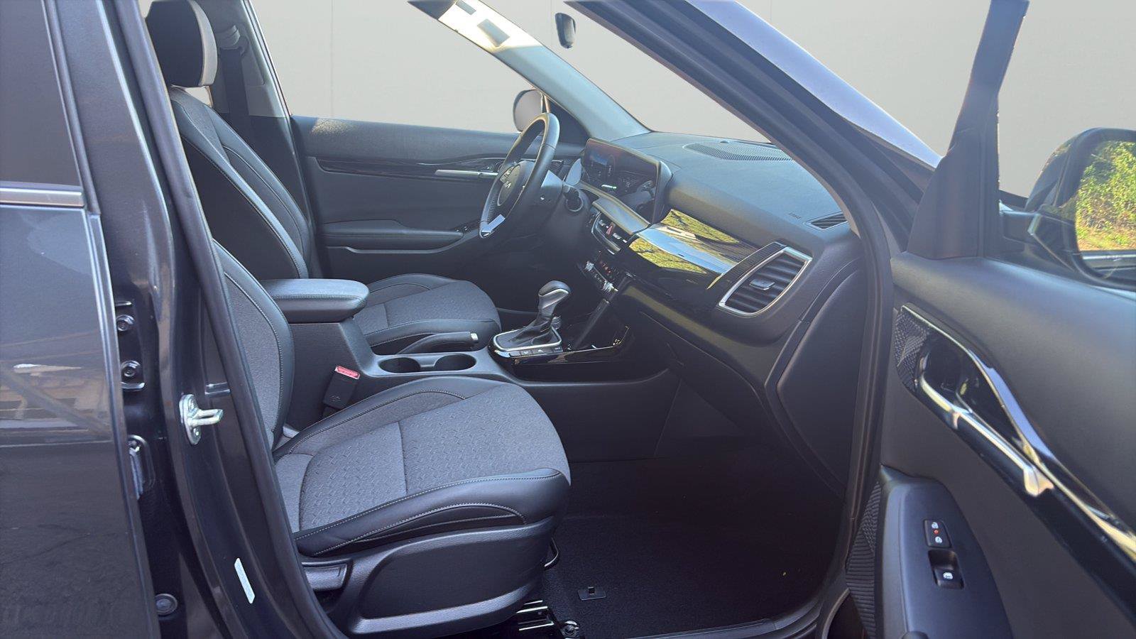 Used 2024 Kia Seltos X-Line AWD/4WD image 14