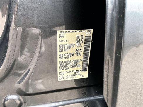 Used 2019 Nissan Titan SV w/ SV Convenience Package image 36