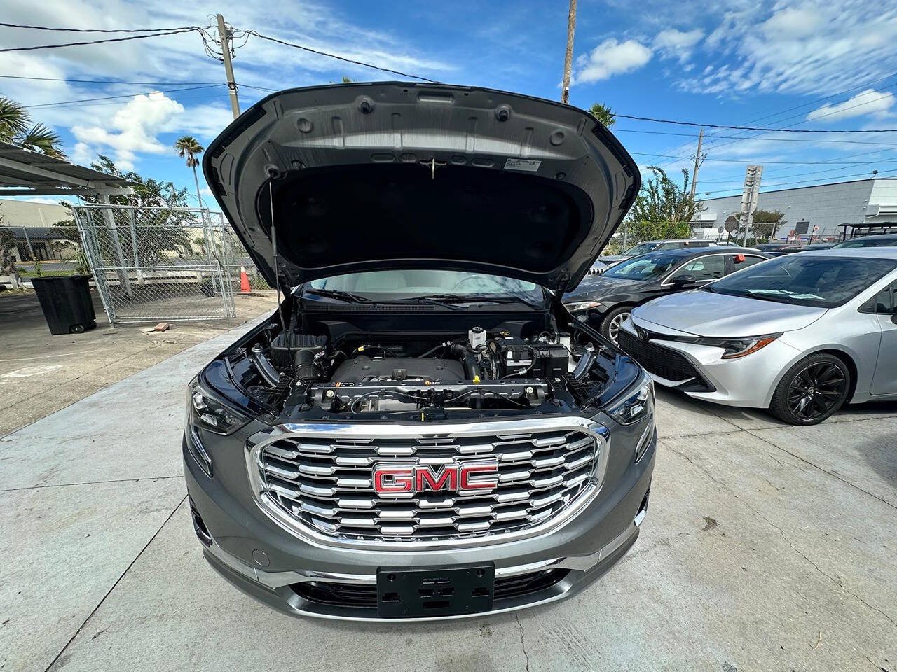 Used 2019 GMC Terrain Denali w/ Driver Alert Package II FWD image 16