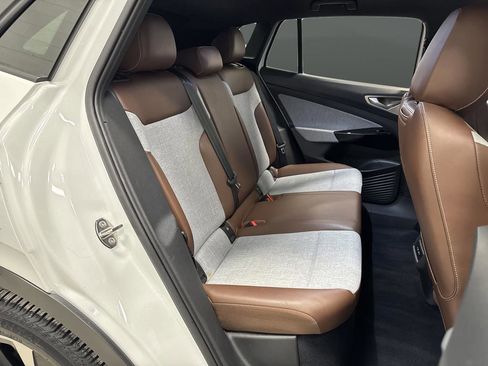 Used 2023 Volkswagen ID.4 Pro image 29