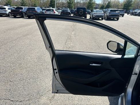 Used 2021 Toyota Corolla LE FWD image 25