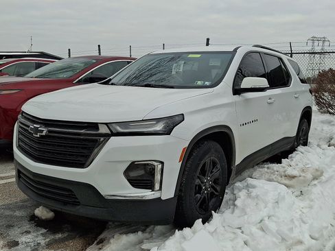 Used 2023 Chevrolet Traverse LT w/ Midnight/Sport Edition image 3