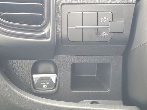 Used 2025 RAM ProMaster 2500 w/ Storage Group image 10