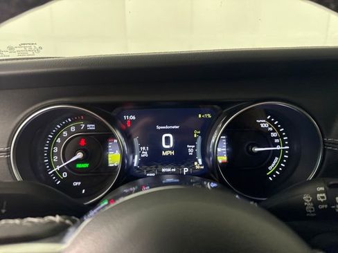 Used 2023 Jeep Wrangler Unlimited Sahara w/ Cold Weather Group image 17