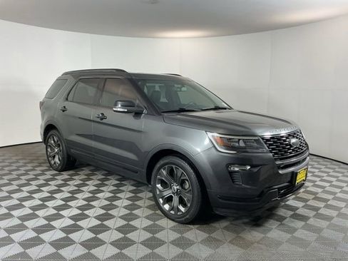 Used 2018 Ford Explorer Sport AWD/4WD image 3