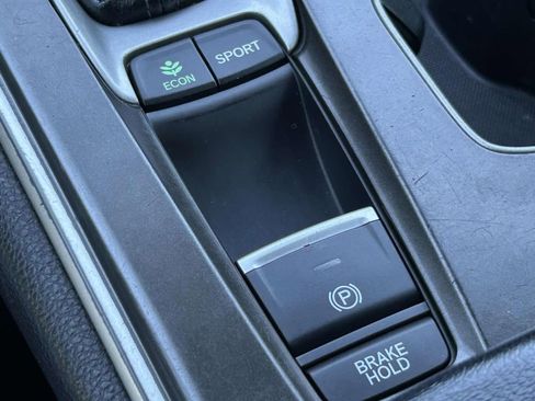 Used 2018 Honda Accord Sport image 27